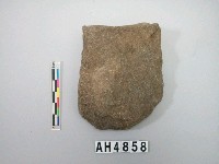 藏品(中型打製石斧)的圖片